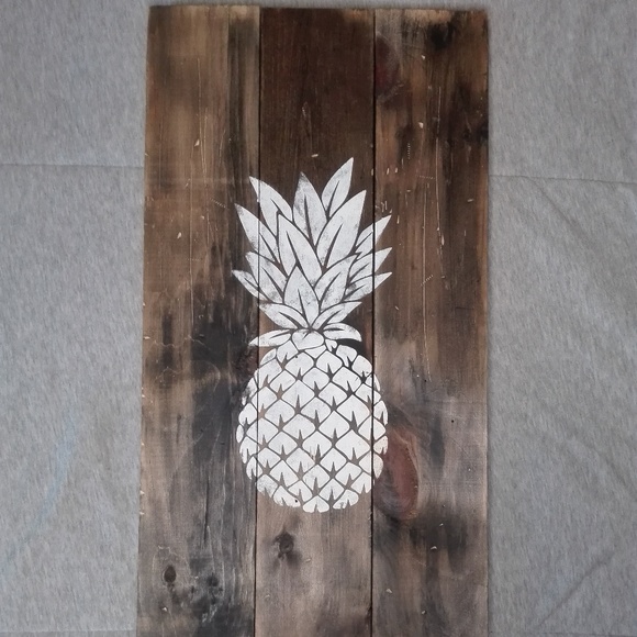 pineapple distressed wooden sign - Picture 2 of 3